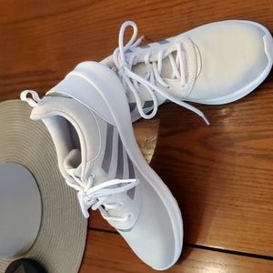 Brand new Size 7.5 Adidas Cloudfoam sneakers